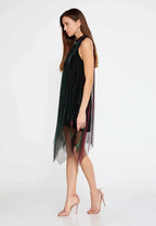 sleeveless high-neck design