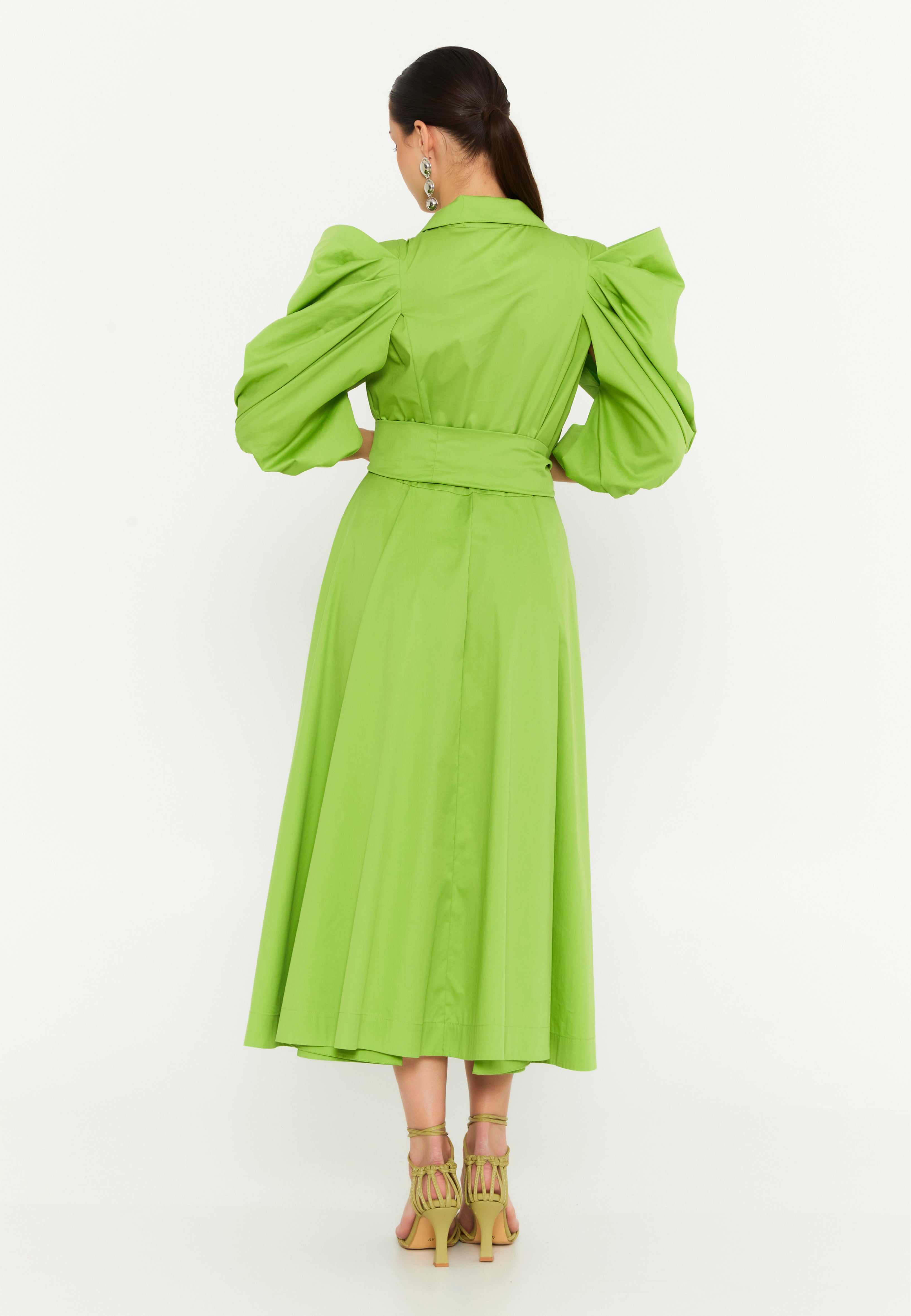plunge neckline